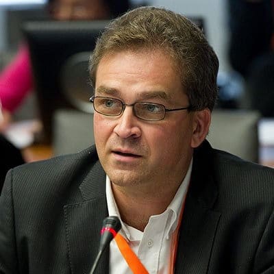 Erik R. van Zuuren