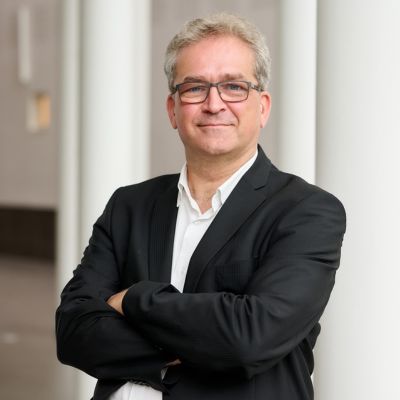 Erik R. van Zuuren